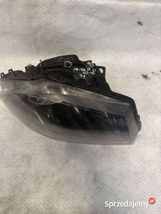 Lampa prawy przód Seat Ibiza III 0208