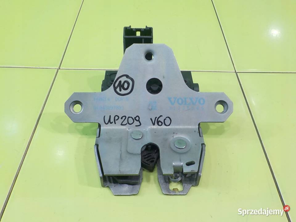 VOLVO V60 LIFT RDESIGN 20 D 14r KOMBI zamek osobowe Części samochodowe mazowieckie Suków