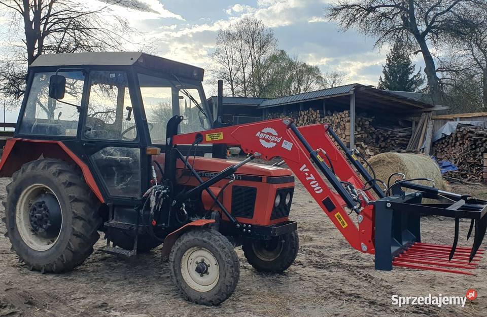 Ładowacz czołowy firmy Agrosped model V700 małopolskie Miechów