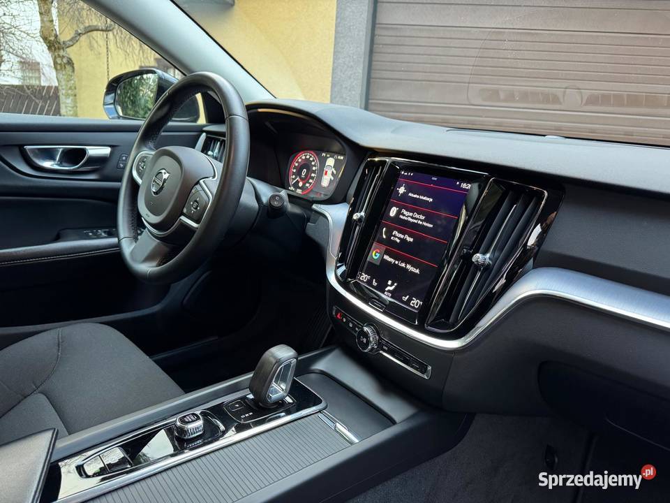 Volvo V60 Biznes 20 Diesel Hybryd Model 2022 autoalarm Gdańsk
