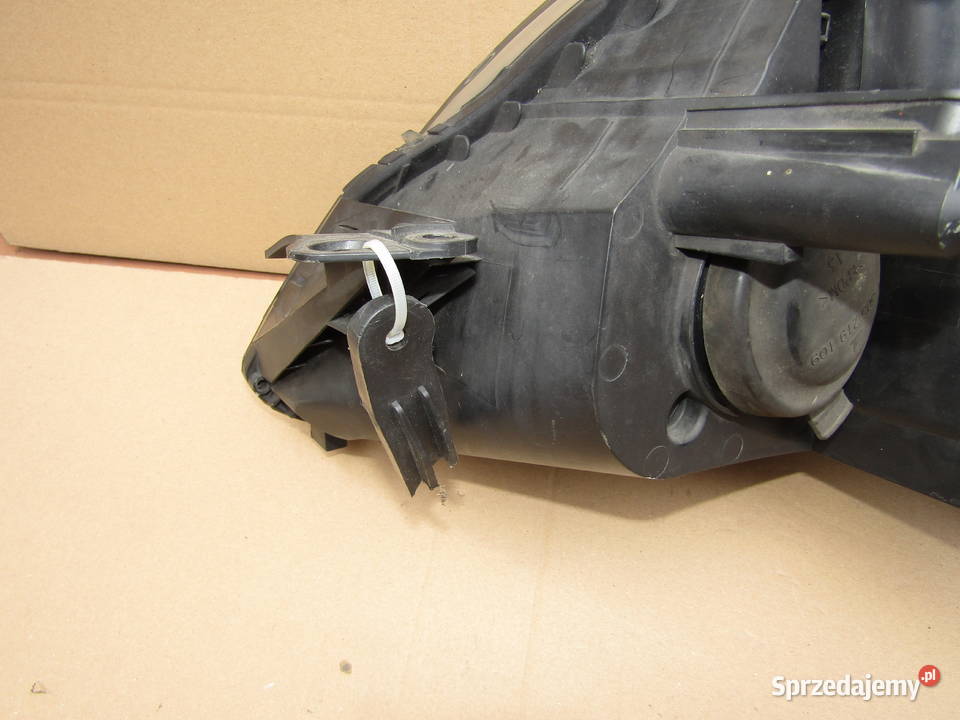 LAMPA PRZEDNIA PRAWA OPEL ZAFIRA B Mysłaków