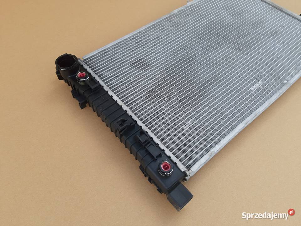 MERCEDES CKLASA W204 CHŁODNICA CIECZY WODY Bieleń sprzedam