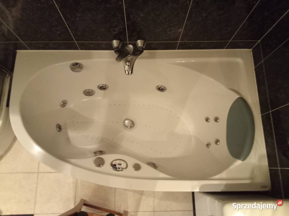 Sprzedam używaną wannę z hydromasażem