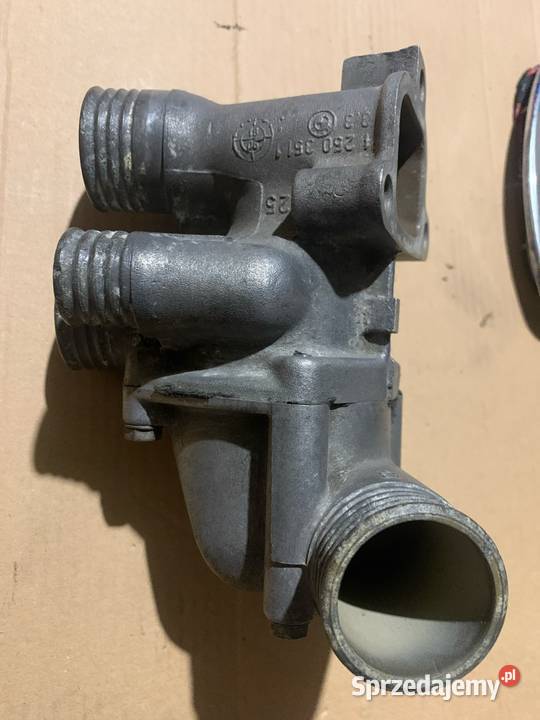 BMW E24 E28 E23 E12 M30 obudowa termostatu osobowe