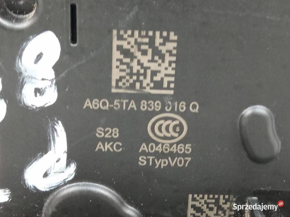 ZAMEK DRZWI TYŁ PRAWY SEDAN 5TA839016Q Skoda Części samochodowe