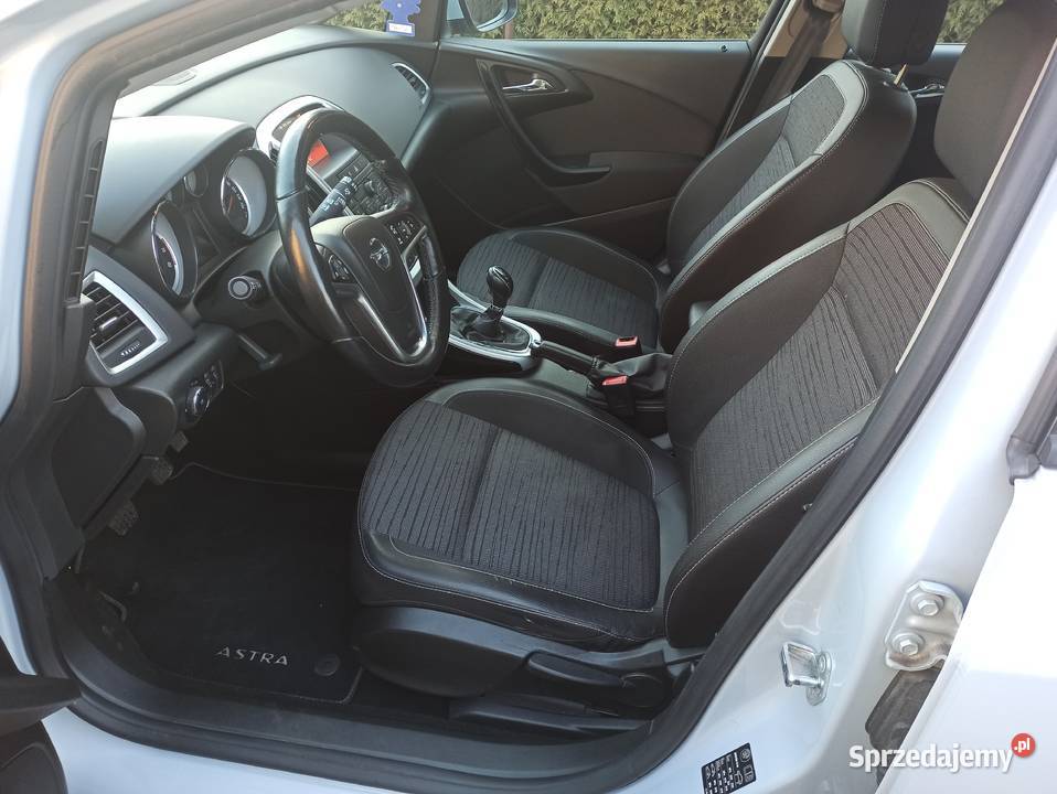 Opel Astra J 14 Oryginalny lakier Zadbana Bełchatów