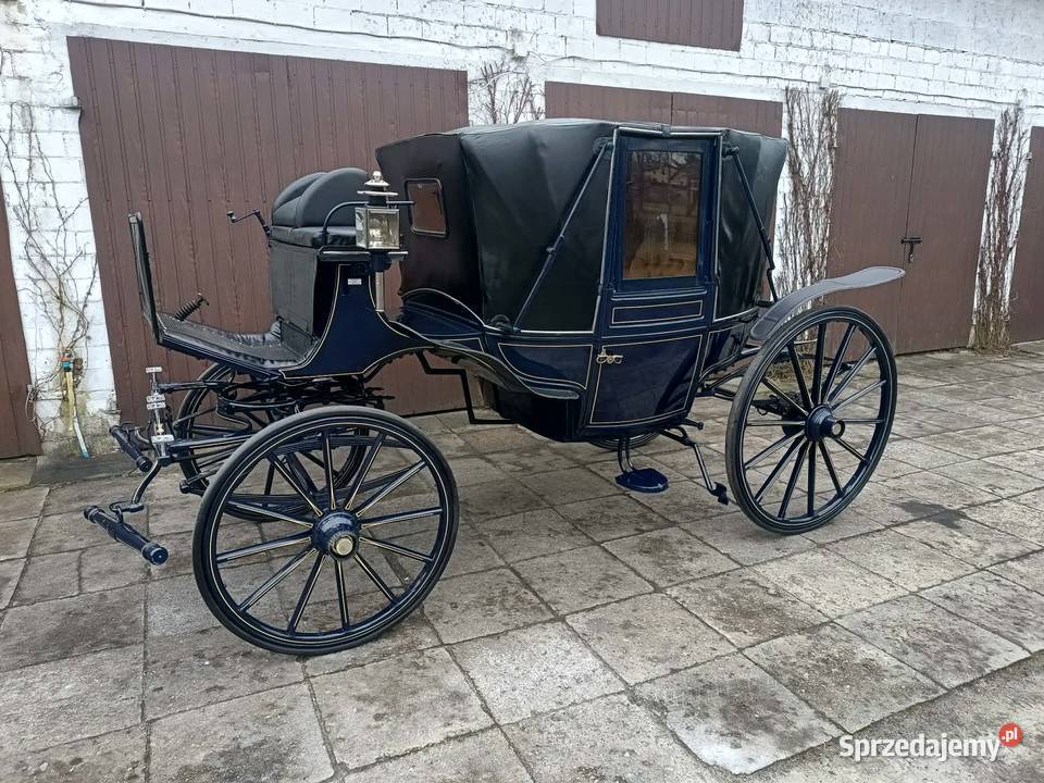 Powóz typ Landauer granatowy Bryczka Lando Dobroń