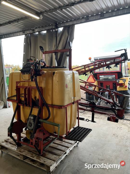 Opryskiwacz 800 L 15 m belka Trawniki