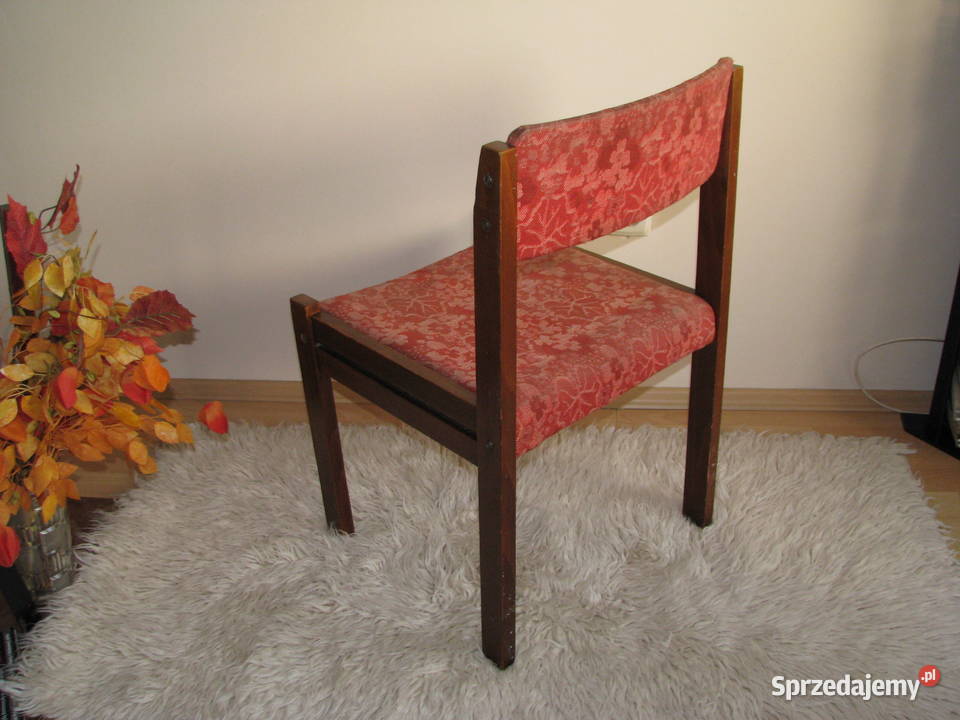 Solidne drewniane krzesło tapicerowane PRL Brzegi sprzedam