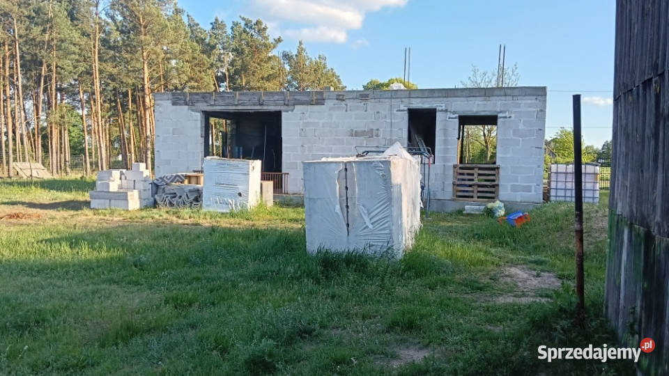 Sprzedam działkę z rozpoczętą budową domu Dębniaki