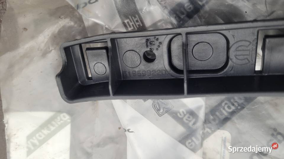 JEEP RENEGADE ŚLIZG ZDERZAKA TYL PRAWY LEWY Ruda Śląska