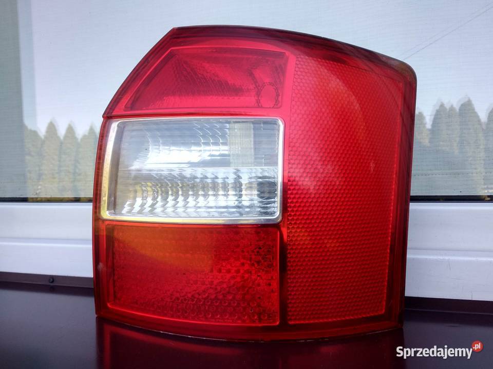 Audi A4 B6 kombi Avant lampa tył tylna prawa łódzkie Sieradz