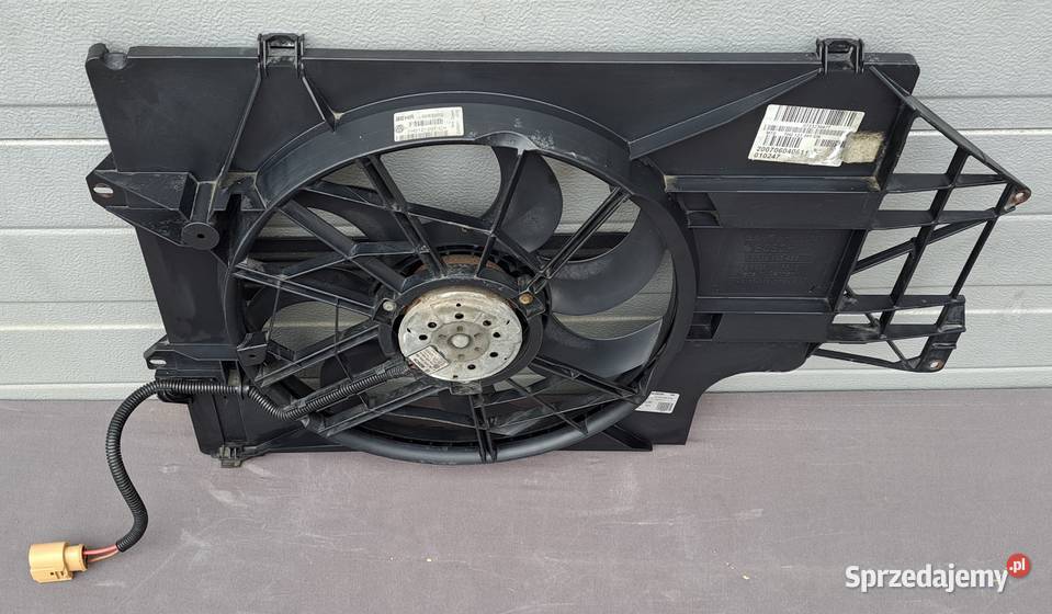 Wentylator obudowa chłodnicy VW Transporter T5