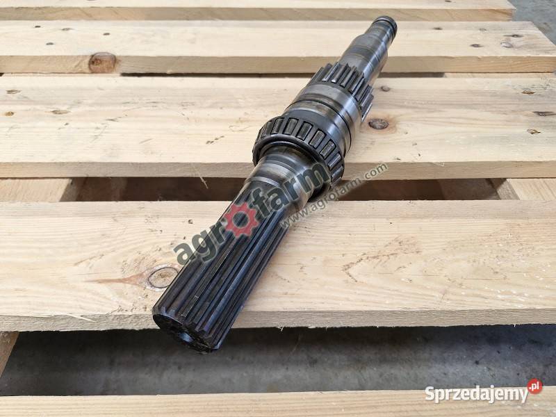 Wałek John Deere 6810 6910 6930 Do ciągników Byków