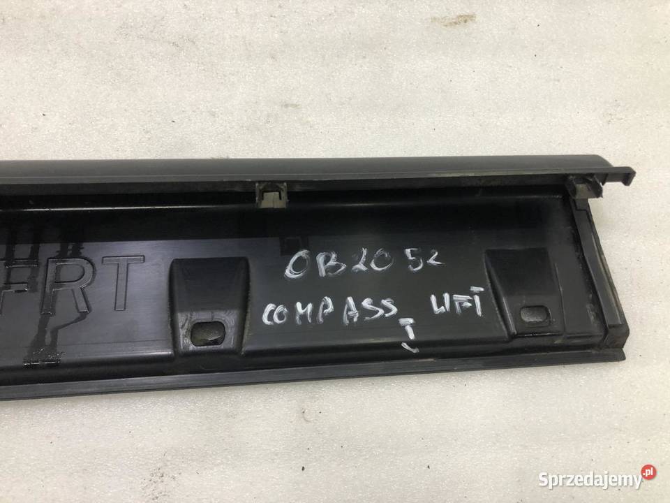LISTWA PRGOWA PRAWA 05182572AB JEEP COMPASS I Listwy i nakładki