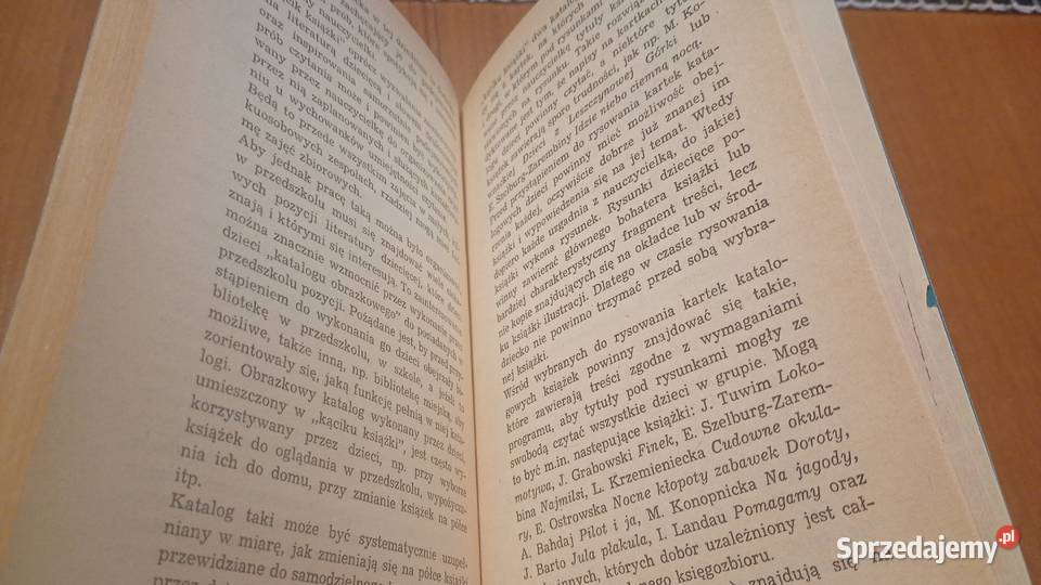 Dziecko sześcioletnie uczy się czytać Irena Gdańsk