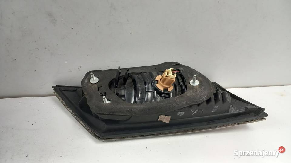 HONDA CIVIC VIII UFO LAMPA TYŁ PRAWA W KLAPĘ
