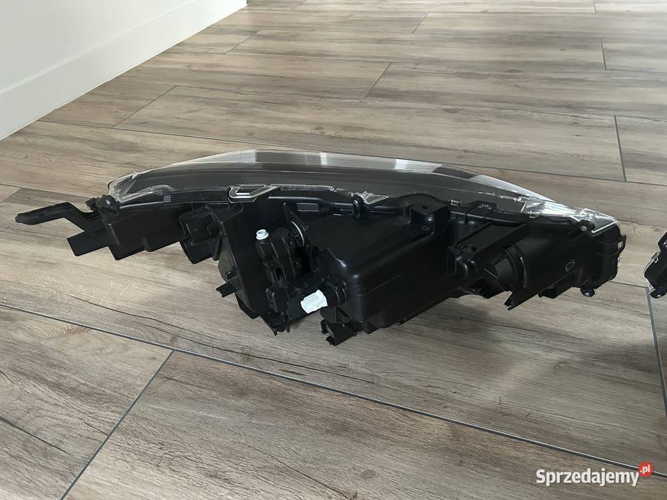 Toyota Yaris Cross reflektor lampa full led Mielec