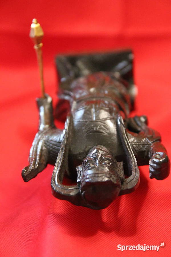 Wojownik Drewniana rzeźba Figura dalekowschodnia Sokółka