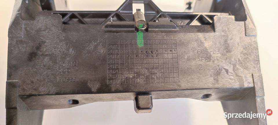 VW TIGUAN II PODŁOKIETNIK 5TA864207B Podłokietniki sprzedam