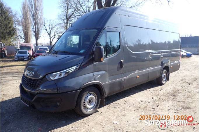 Iveco Daily Rok produkcji 2021 Samochody dostawcze Łyszkowice