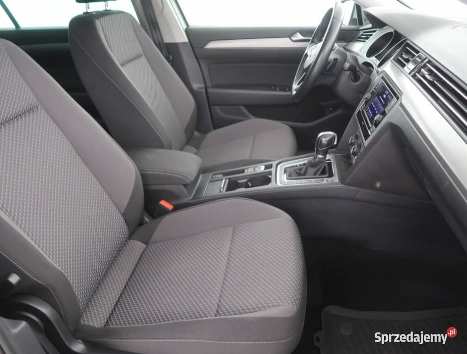 VW Passat 20 TDI asystent pasa ruchu Bielany Wrocławskie