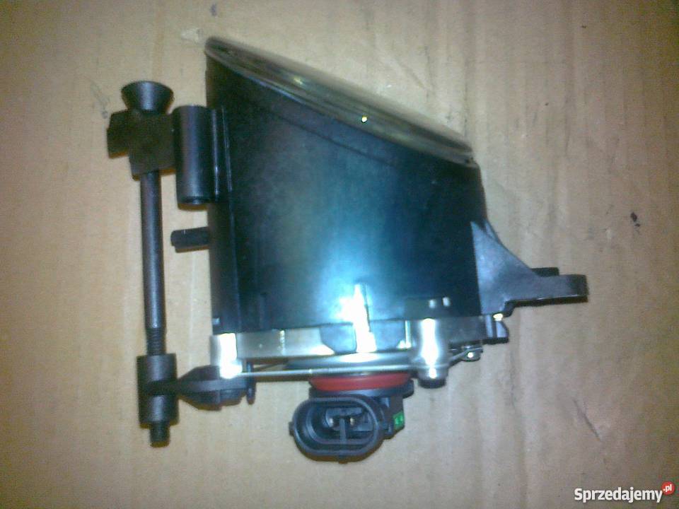Audi A4 2000 halogen w zderzak lewy nowy Magneti