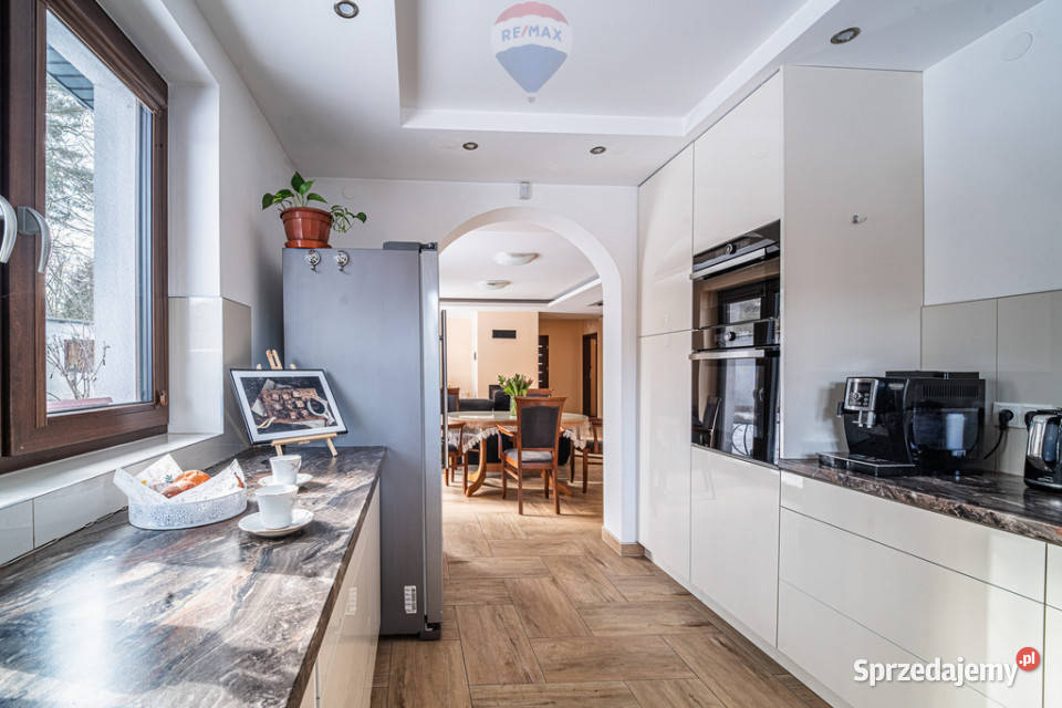 Dom wolnostojący w centrum JedlniLetnisko garaż Jedlnia-Letnisko