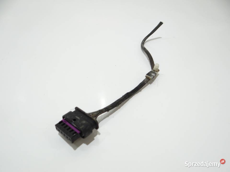 KOSTKA WTYCZKA LAMPY PTYŁ BMW F21 OE