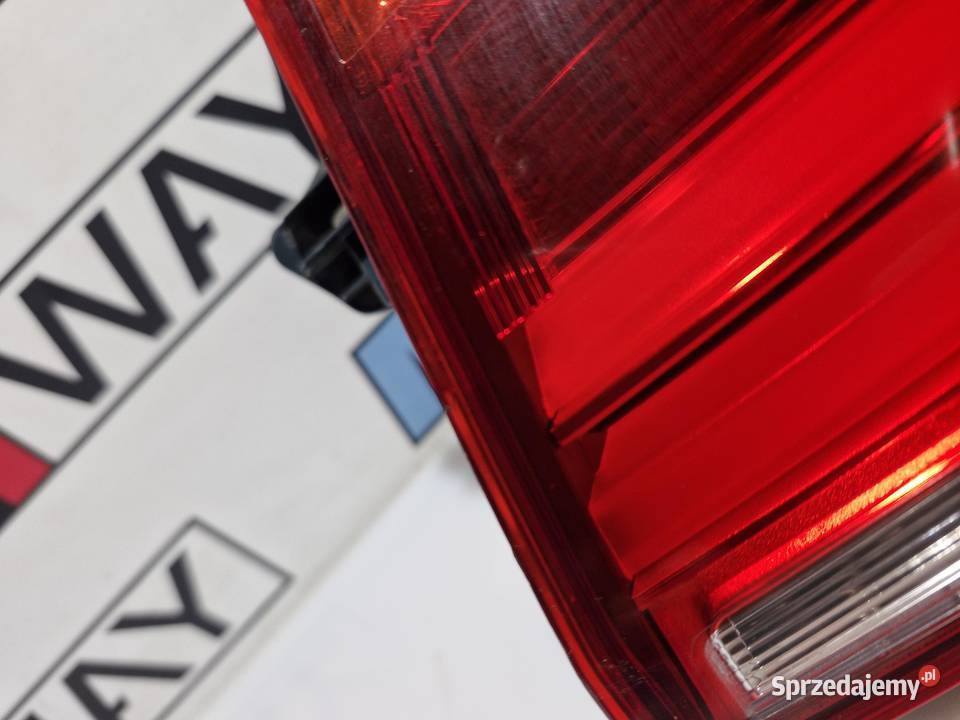 BMW F20 F21 LAMPA TYŁ TYLNA PRAWA W BŁOTNIK
