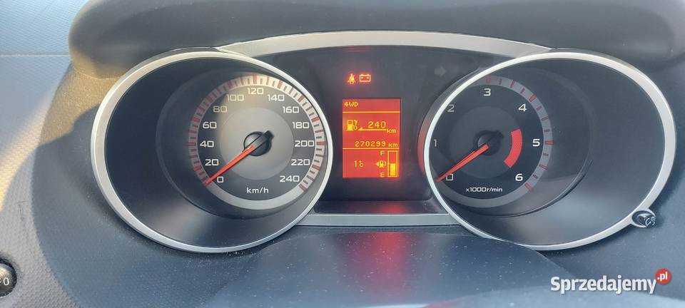 Mitsubishi Outlander 20 DID 140 7 osób Intense zmieniarka CD
