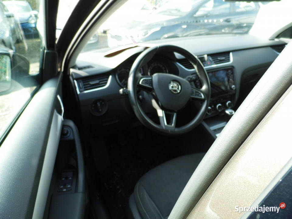 koda Octavia salon polska 14 150 III 2013 centralny zamek Łódź