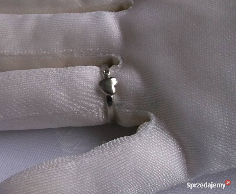 pierścionek srebrny z serduszkiem 10 Suwałki sprzedam