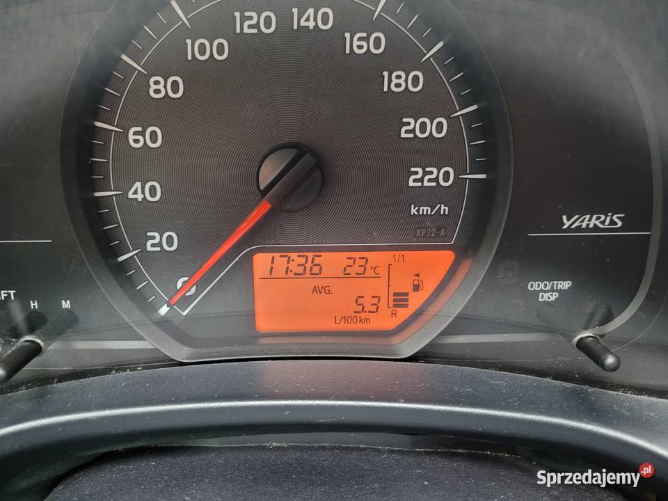 Sprzedam toyotę yaris poduszka powietrzna Warszawa