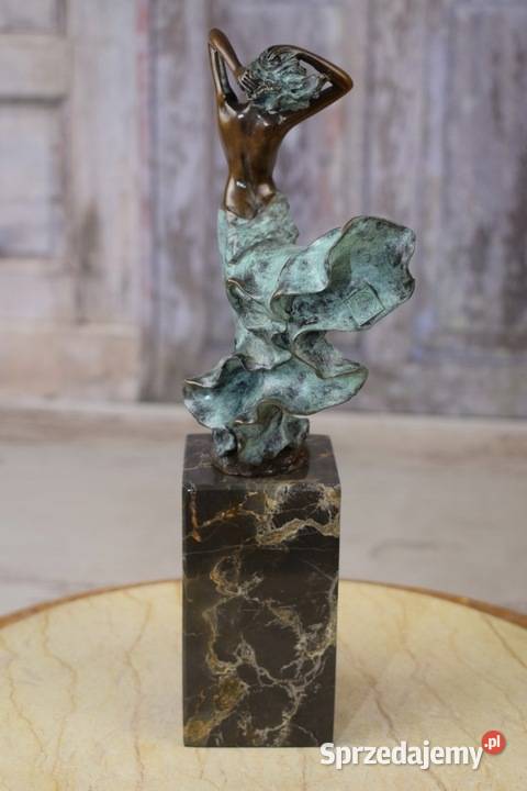 Kobieta Tancerka w Sukni Figura Styl Art Deco