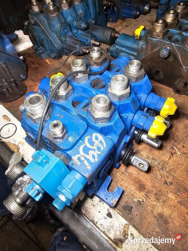 3sekcyjny rozdzielacz hydrauliczny JCB 3CX 4CX i pomorskie Gdynia sprzedam