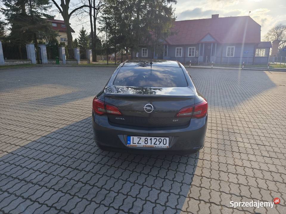Opel Astra J sedan lift 16cdti 110 2015r Bez ad 230000km Astra Opel Zamość