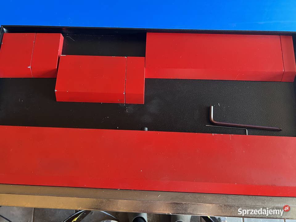 AUTOMATYCZNA ZAGINARKA DO BLACH MAGNETYCZNO Produkcja Wrocław
