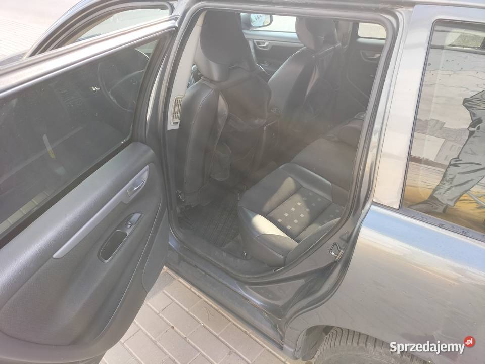 Volvo V70 24 benzyna 170 2006r wielofunkcyjna kierownica sprzedam