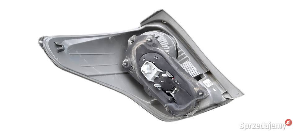 TOYOTA VERSO LIFT LAMPA PRAWY TYŁ 815500F13000 osobowe Iłownica
