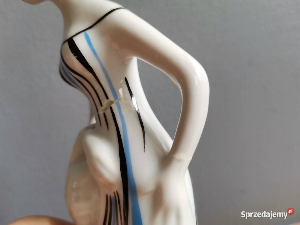 Stara figurka Grzybiarka porcelana Ćmielów PRL Katowice
