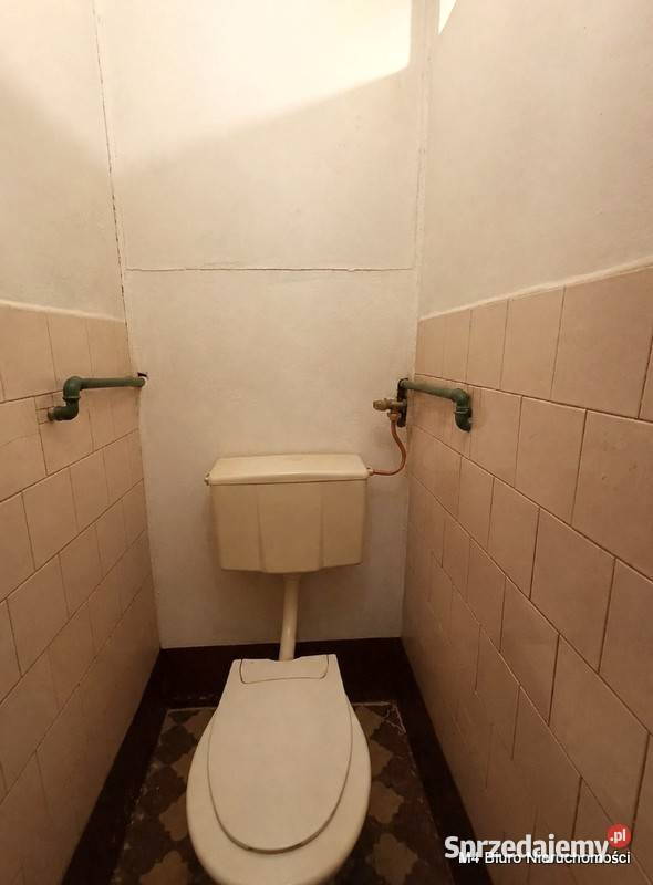 MIESZKANIE NA PARTERZE W KROŚNIE BATOREGO oddzielna kuchnia
