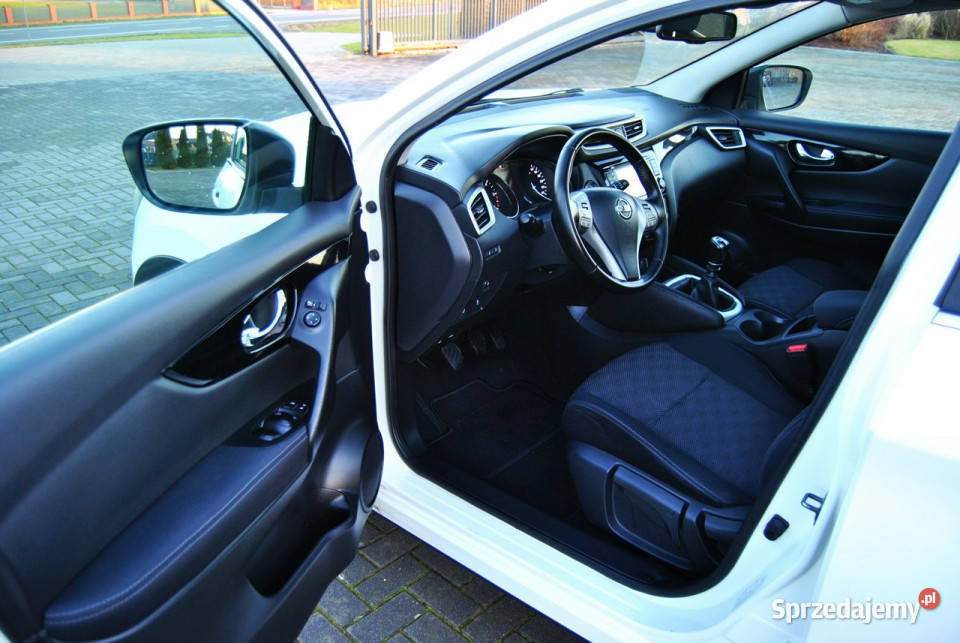 Nissan Qashqai Zarejestrowany Kamera 360 NAVI autoalarm Modliborzyce sprzedam