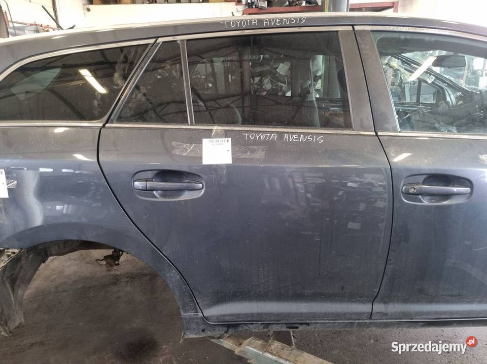 DRZWI PRAWE TYŁ TOYOTA AVENSIS T27 8U5 Lipno