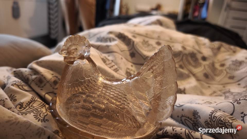 Kurka z Huty Ząbkowice bomboniera PRL kolor Krzeszowice