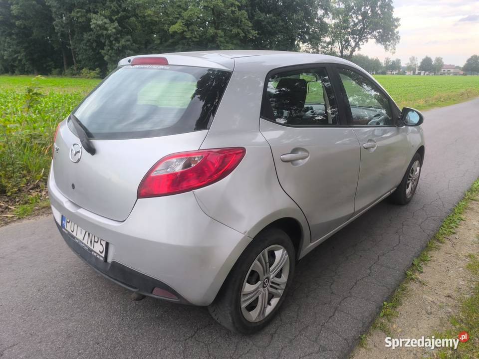 MAZDA 2
