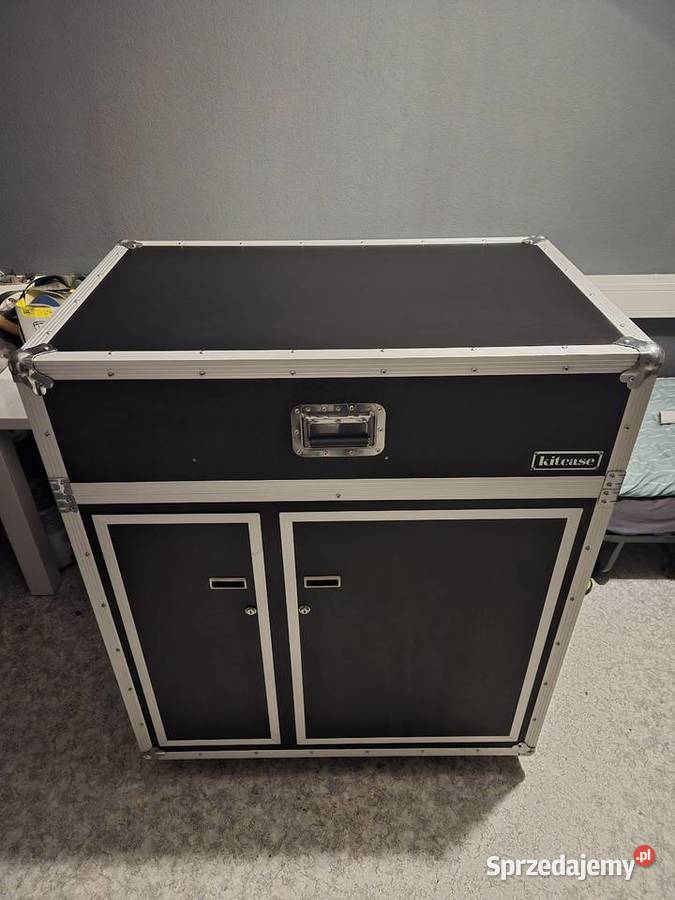 Kuchnia mobilna KitCase na kółkach lodówka i Ropczyce