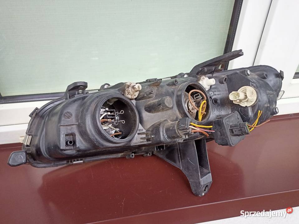 Opel Omega B lampa przednia prawa reflektor Sieradz