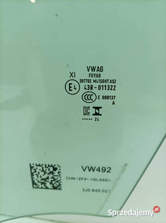 SZYBA DRZWI LEWY PRZÓD 3J0845021 Skoda Superb IV Boczne (drzwi) Części samochodowe