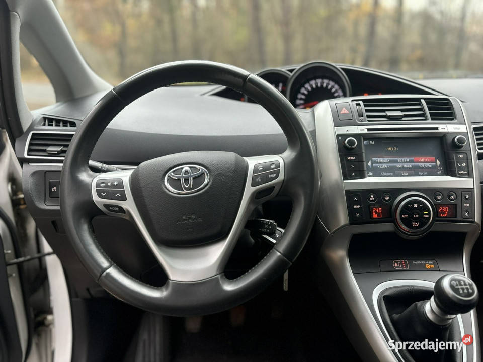 Toyota Verso Zadbany egzemplarz reflektory ksenonowe